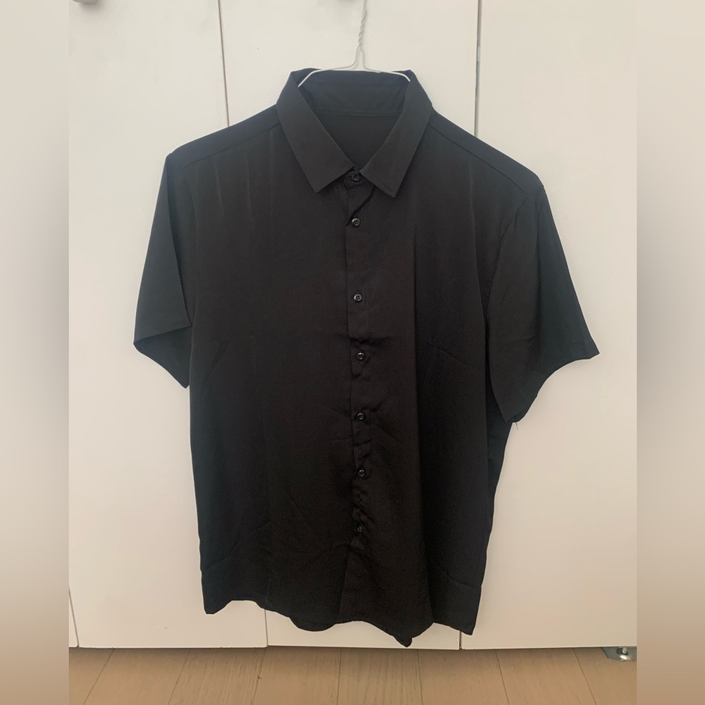 SHEIN Men's Black Casual Button Down Shirt
